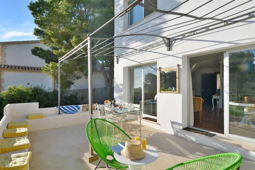 Modern Villa With Pool Llucmajor  Spagna